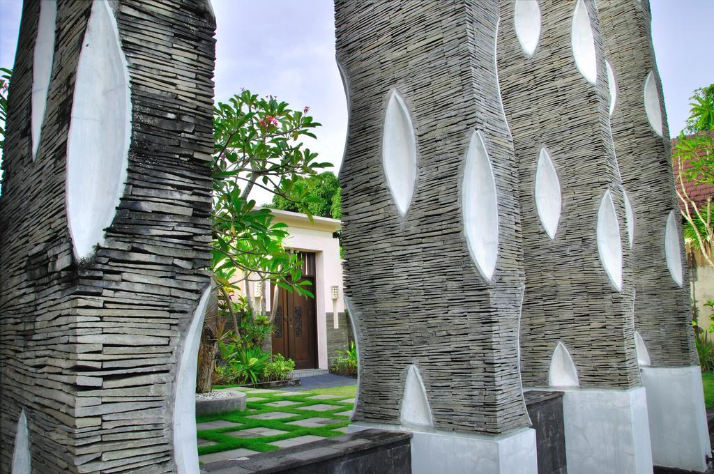 M Two Villas Seminyak Luaran gambar