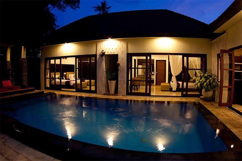 M Two Villas Seminyak Luaran gambar