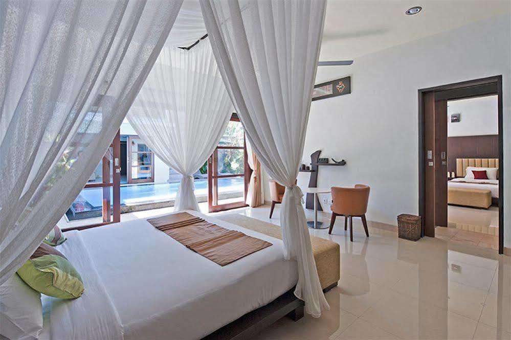 M Two Villas Seminyak Luaran gambar
