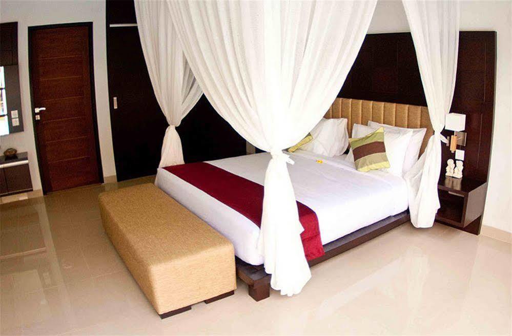 M Two Villas Seminyak Luaran gambar