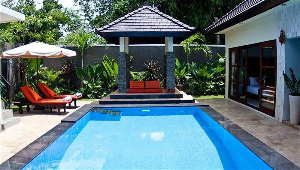 M Two Villas Seminyak Luaran gambar