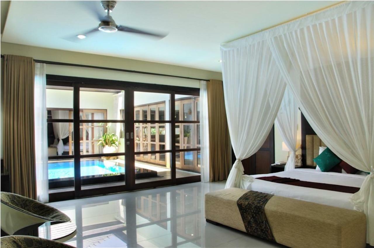 M Two Villas Seminyak Luaran gambar